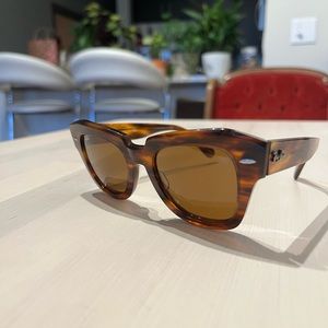 Ray Ban Retro Angular Sunglasses